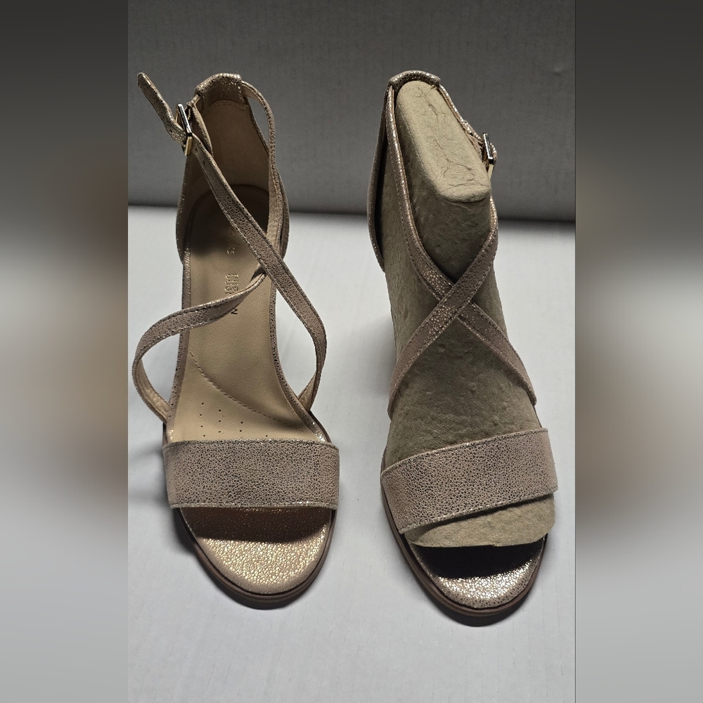 Clark Kaytlin85 Gold Metalic Shoes Size 7M